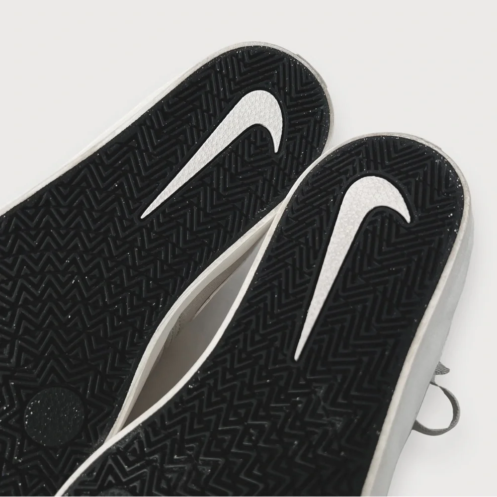 Nike SB Check Solarsoft Low Top Sneaker